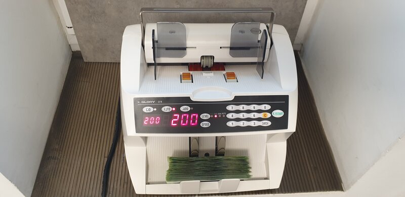 Masina de numarat bani utilizata Glory GFB 800 stare foarte buna, ca noua